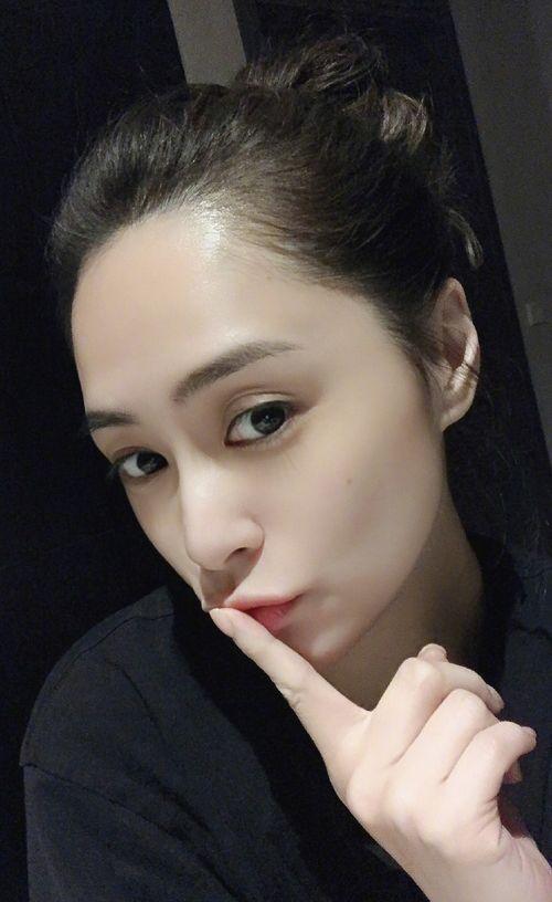 娱乐吃瓜女明星离婚,吃瓜群众热议女明星离婚风波